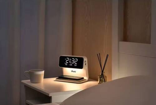 Diwu Dijital Işıklı Masa Saati ve Kablosuz Şarj Aleti - 2
