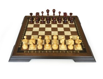 Handmade Walnut Chess Set With Wooden Chess Figures (42 cm/16.5“) - 2