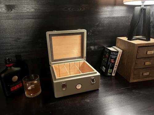 Mezmob İspanyol Sedir Humidor Puro Kutusu Baskı Kilitli Fitilli Haki Yeşil Lake Boya Analog