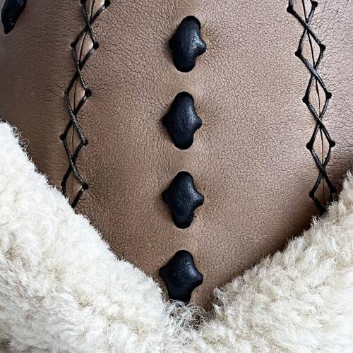 Shark Anatolia Ertuğrul Gazi Şapka Hakiki Deri Kabartma Desenli Börk Sütlü Kahve - 7