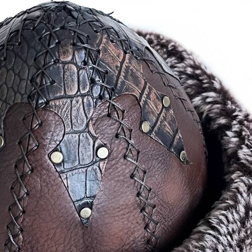 Shark Anatolia Ertuğrul Gazi Şapka Hakiki Sert Deri Zımbalı Yılan Dokusu Detaylı Börk Acı Kahve - 9
