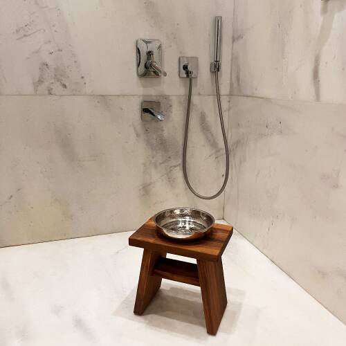 Shark Anatolia İroko Ahşap Banyo Taburesi Oturak ve Beyaz Bakır Hamam Tası Seti - 7