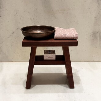 Shark Anatolia Maun Ahşap Banyo Taburesi Oturak ve Oksit Bakır Hamam Tası Seti - 5