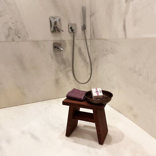 Shark Anatolia Maun Ahşap Banyo Taburesi Oturak ve Oksit Bakır Hamam Tası Seti - 9