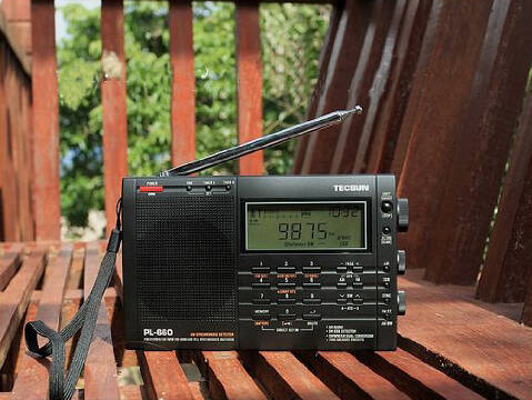 Tecsun PL-660 Dünya Radyosu (siyah)