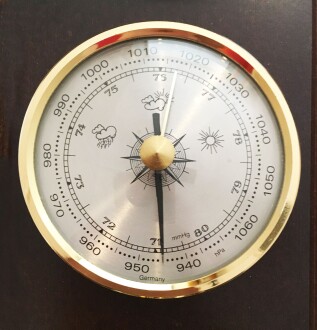 TFA Ahşap Analog Hava İstasyonu Sıcaklık Nem Basınç - 7