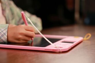 XP-Pen Doodle Çizim ve İngilizce Öğreten Tablet Pembe Learning Board - 4